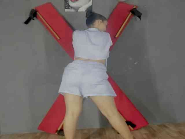 Camila-Hot-Latin webcam