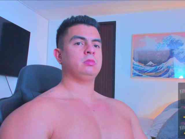 RjBarto Live Webcam on BongaCams