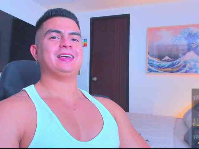 RjBarto Live Webcam on BongaCams