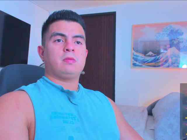 RjBarto Live Webcam on BongaCams