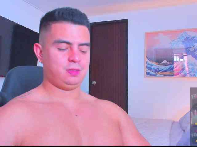 RjBarto Live Webcam on BongaCams