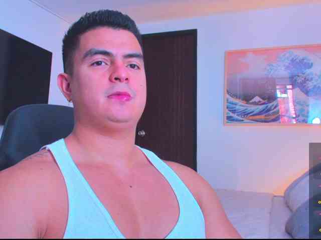 RjBarto Live Webcam on BongaCams