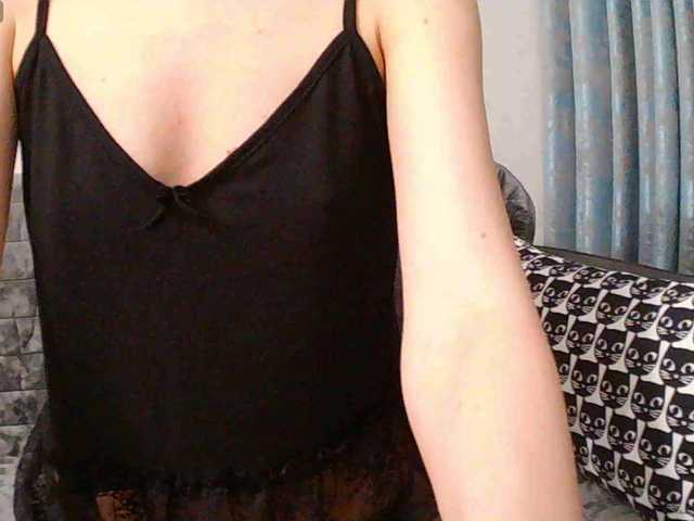 Mari27121's BongaCams show and profile