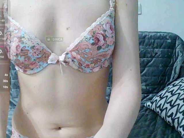 Mari27121's BongaCams show and profile