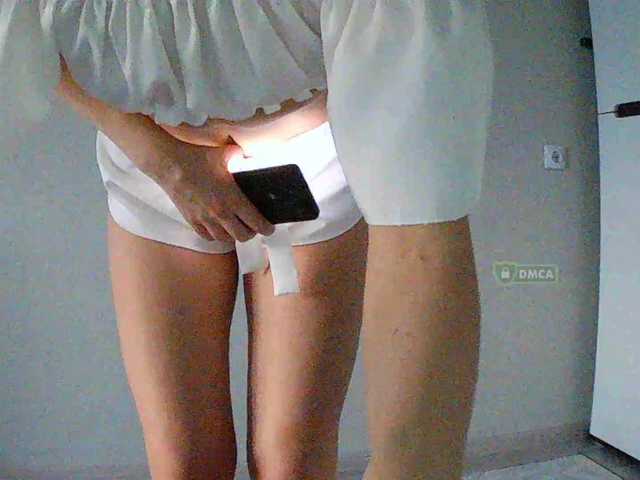 le modèle Y-A-N-A est en webcam porno dans un show sur le site bongacams, il possède les tags suivants: White/Caucasian,Blonde,Shaved