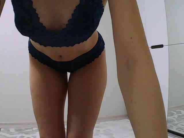 Mari27121 Live Webcam on BongaCams