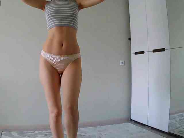 Mari27121 Live Webcam on BongaCams