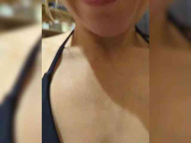 Anallovess Live Webcam on BongaCams