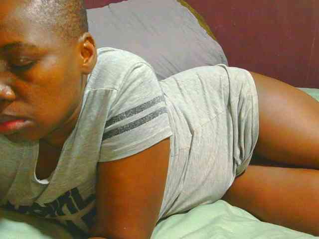 AngelBlackChoco Live Webcam on BongaCams