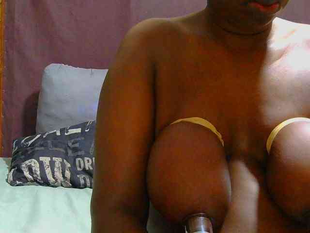 AngelBlackChoco webcam