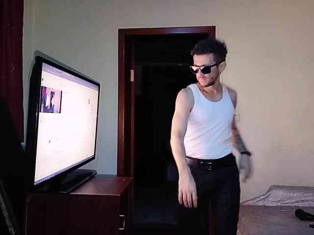 7733Alex7733