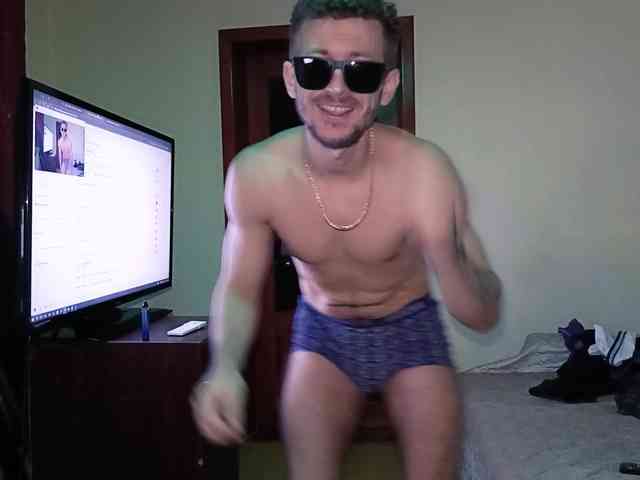 7733Alex7733