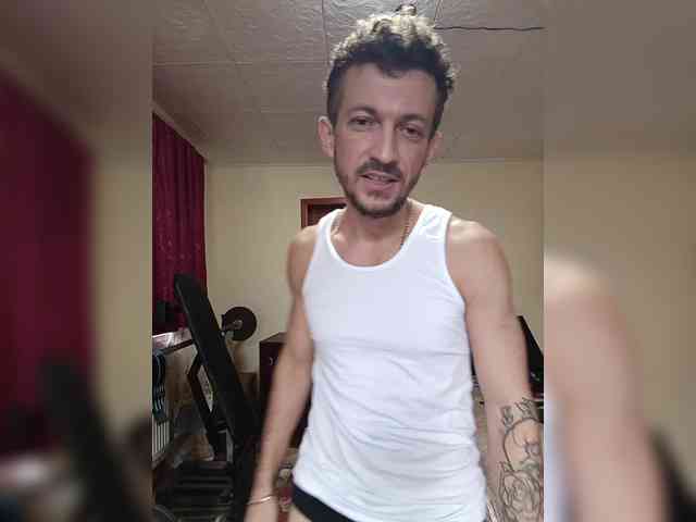 7733Alex7733