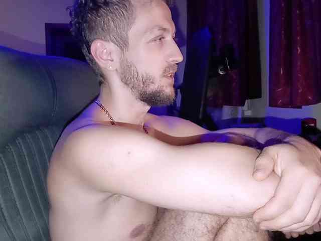 7733Alex7733