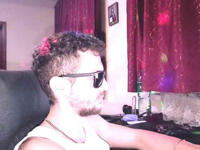 7733Alex7733