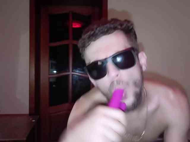 7733Alex7733