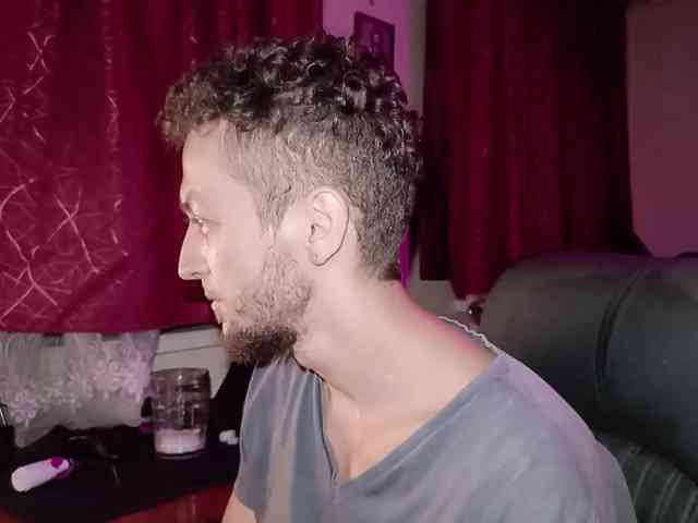 7733Alex7733