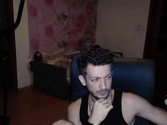 7733Alex7733