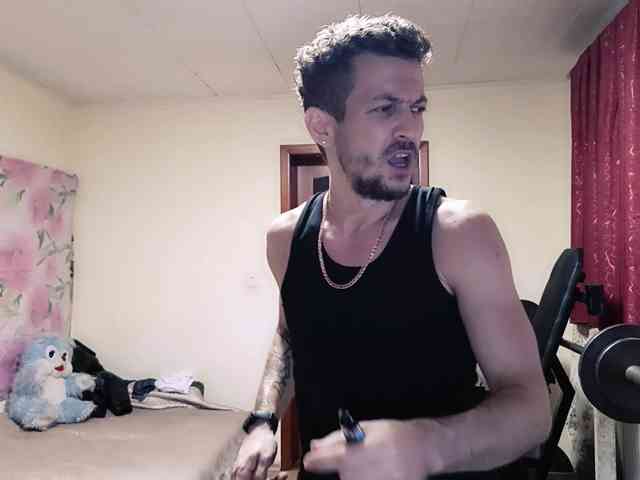 7733Alex7733