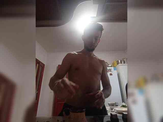 7733Alex7733