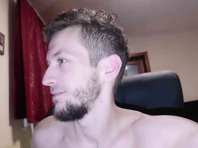 7733Alex7733