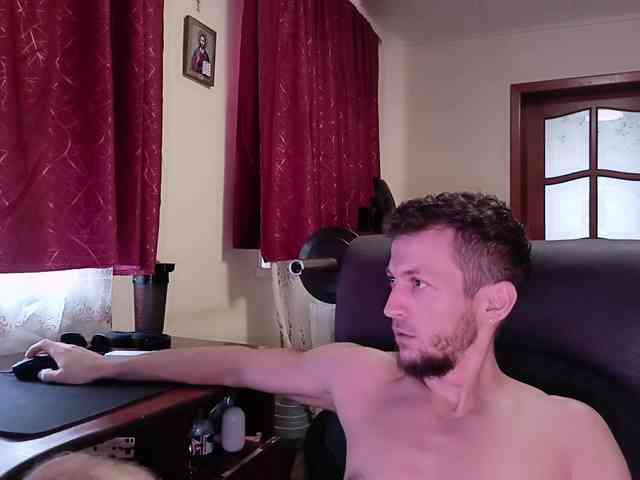 7733Alex7733