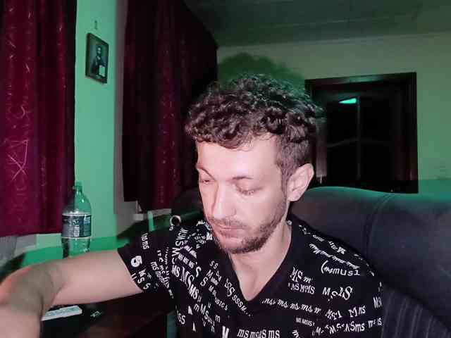 7733Alex7733