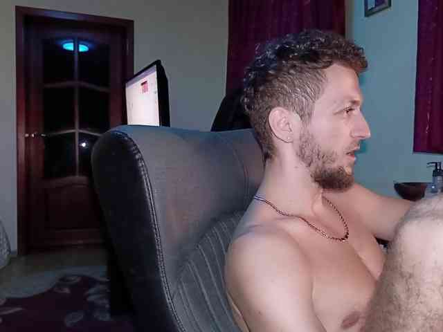 7733Alex7733