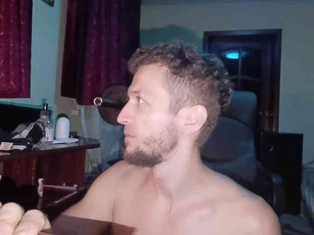7733Alex7733