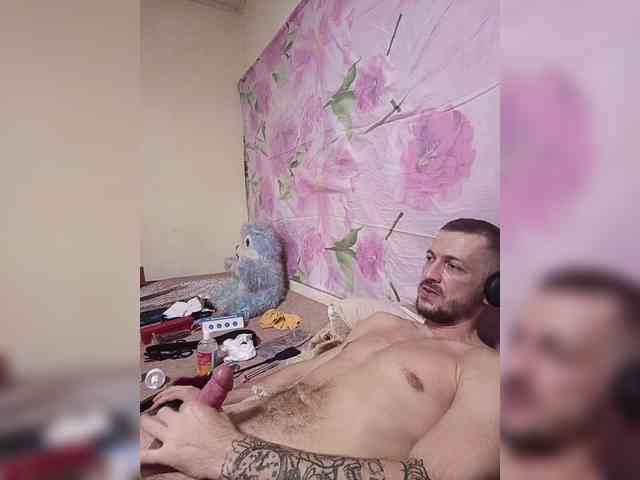 7733Alex7733