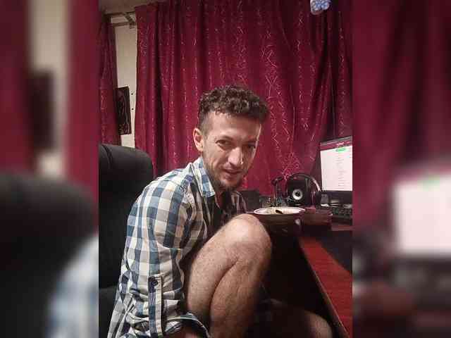 7733Alex7733