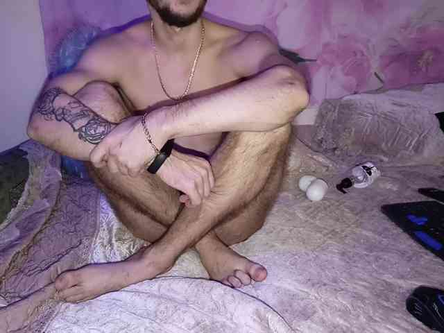 7733Alex7733