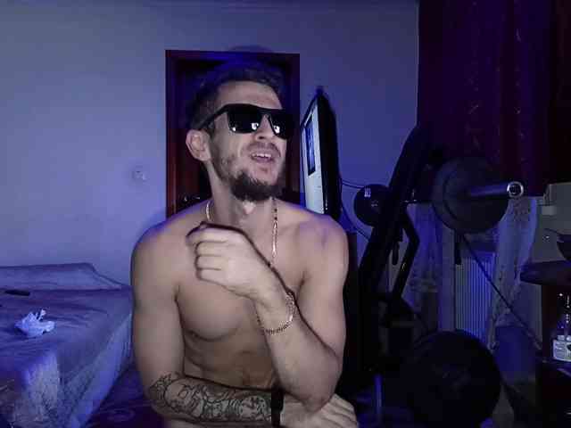 7733Alex7733