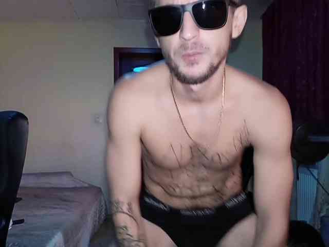 7733Alex7733