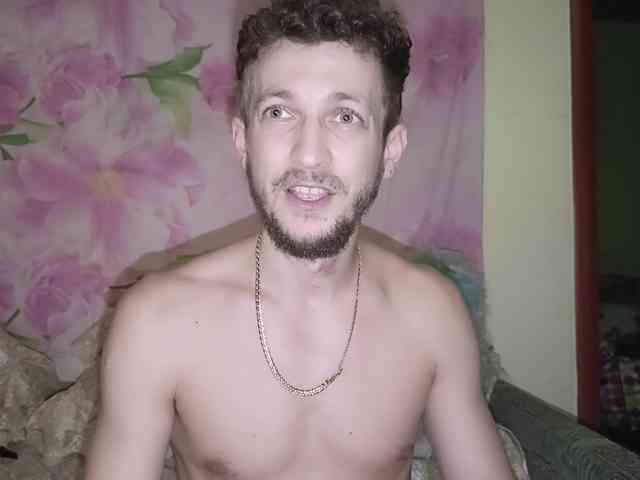 7733Alex7733