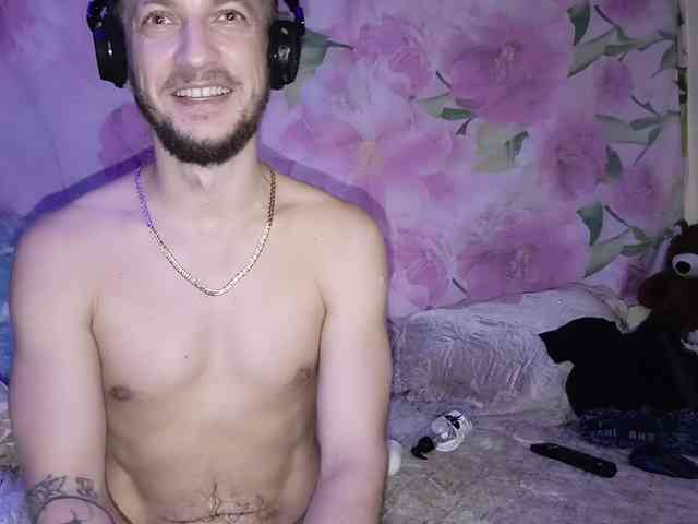 7733Alex7733