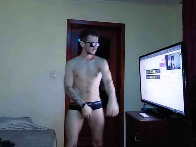 7733Alex7733