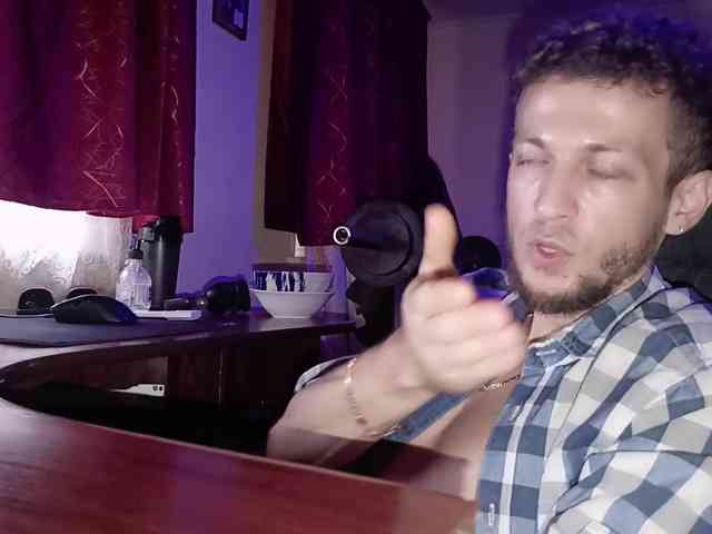 7733Alex7733