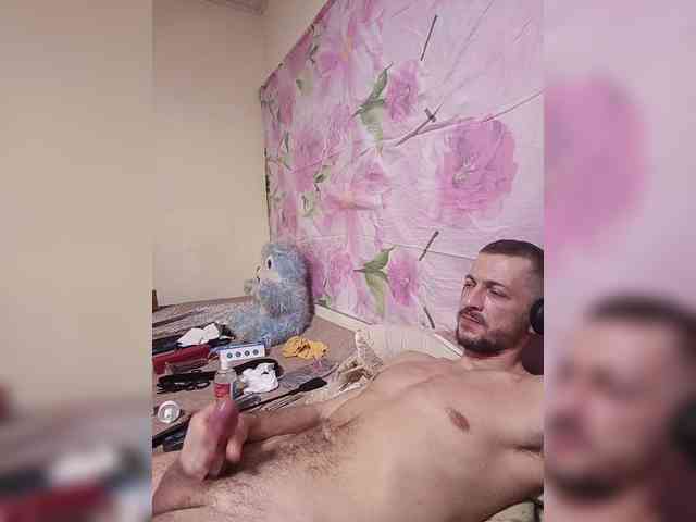 7733Alex7733