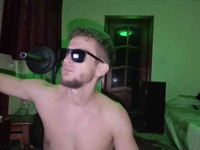 7733Alex7733