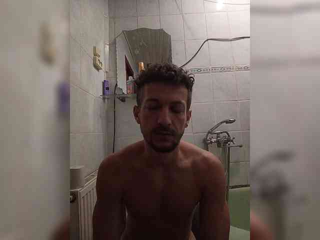 7733Alex7733