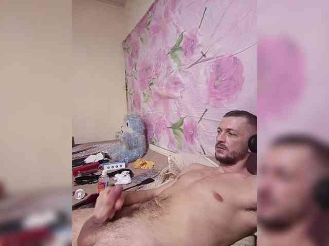 7733Alex7733