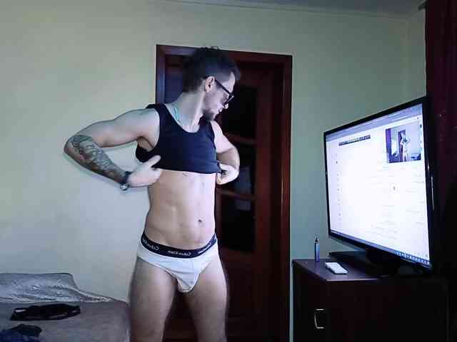 7733Alex7733