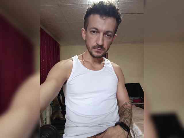 7733Alex7733