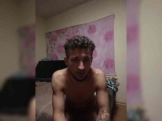 7733Alex7733