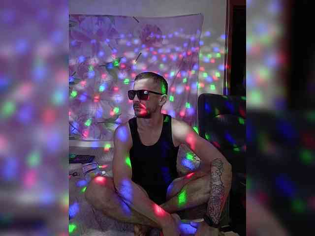 7733Alex7733