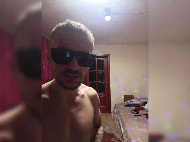 7733Alex7733