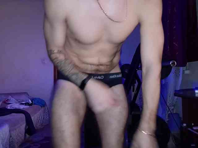 7733Alex7733