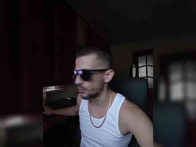 7733Alex7733