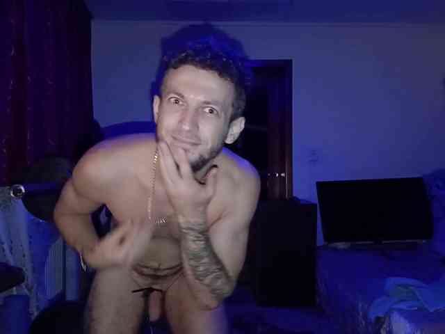 7733Alex7733